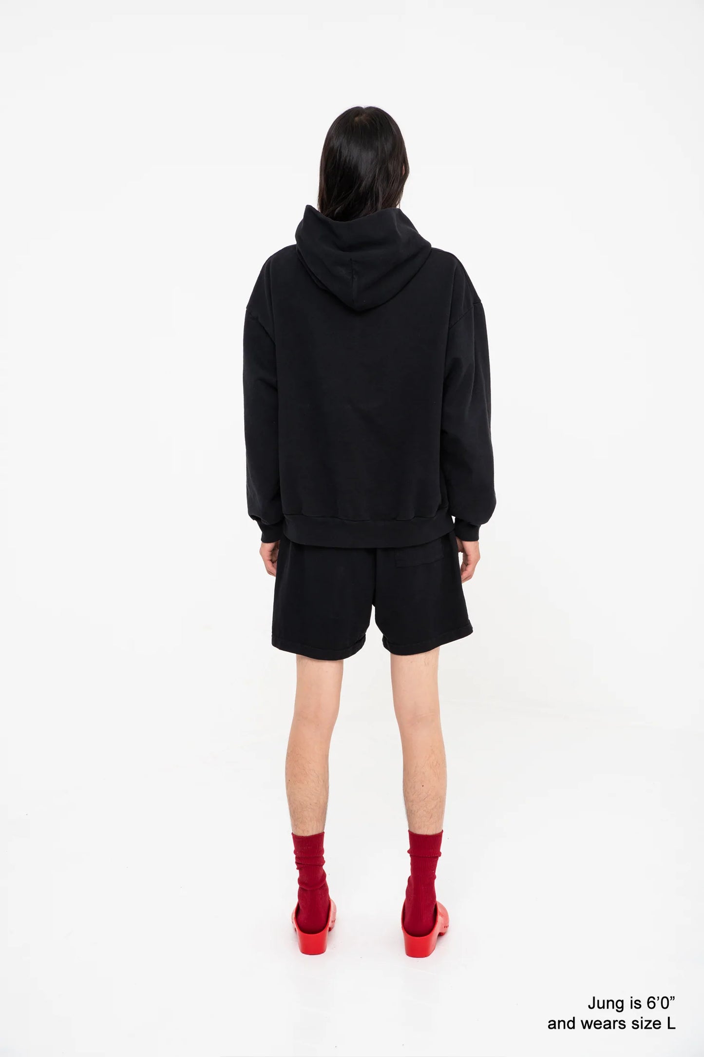 Jung is 6’0” and wears size L
