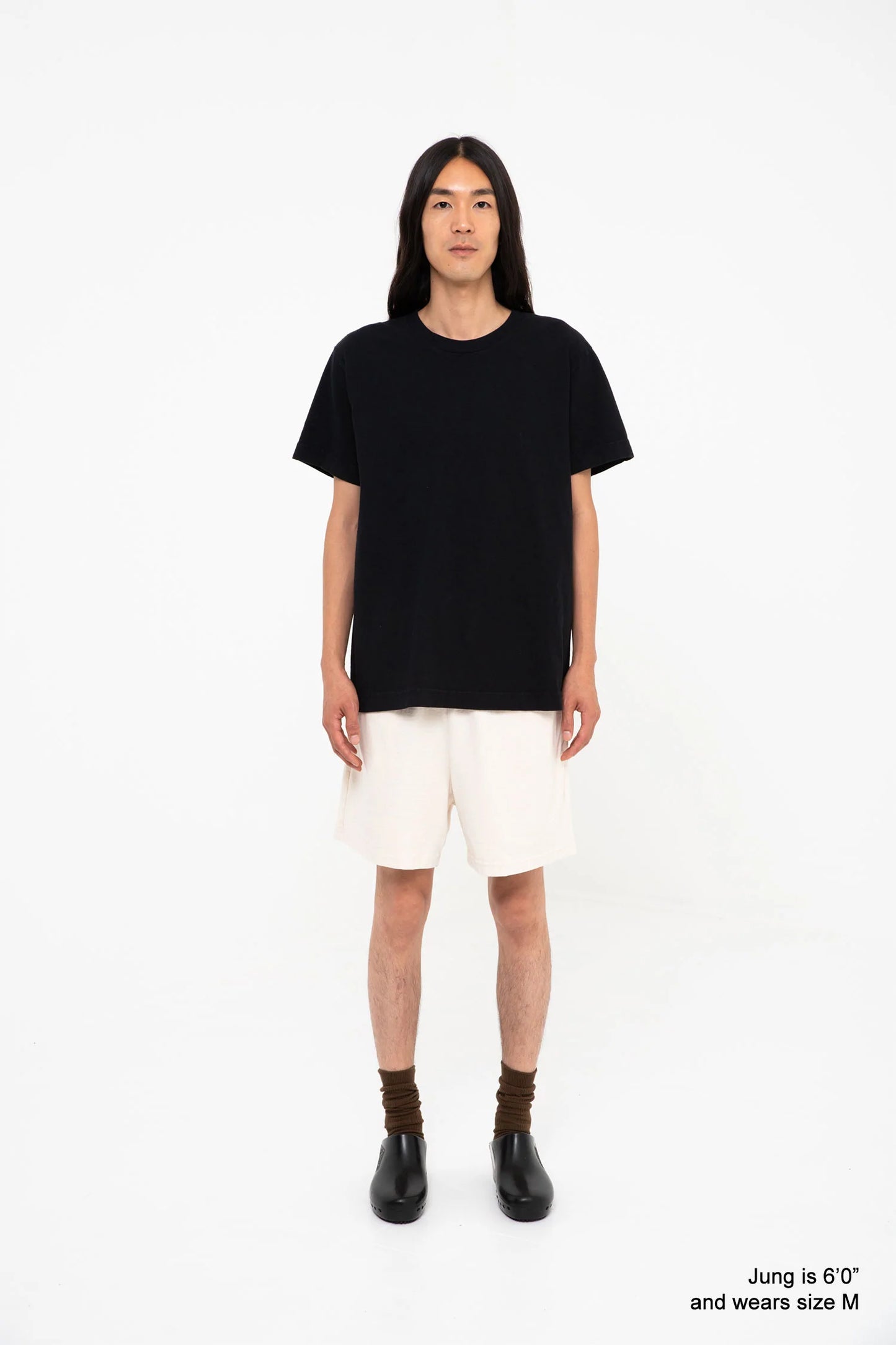 Jung is 6'0" and wears size M