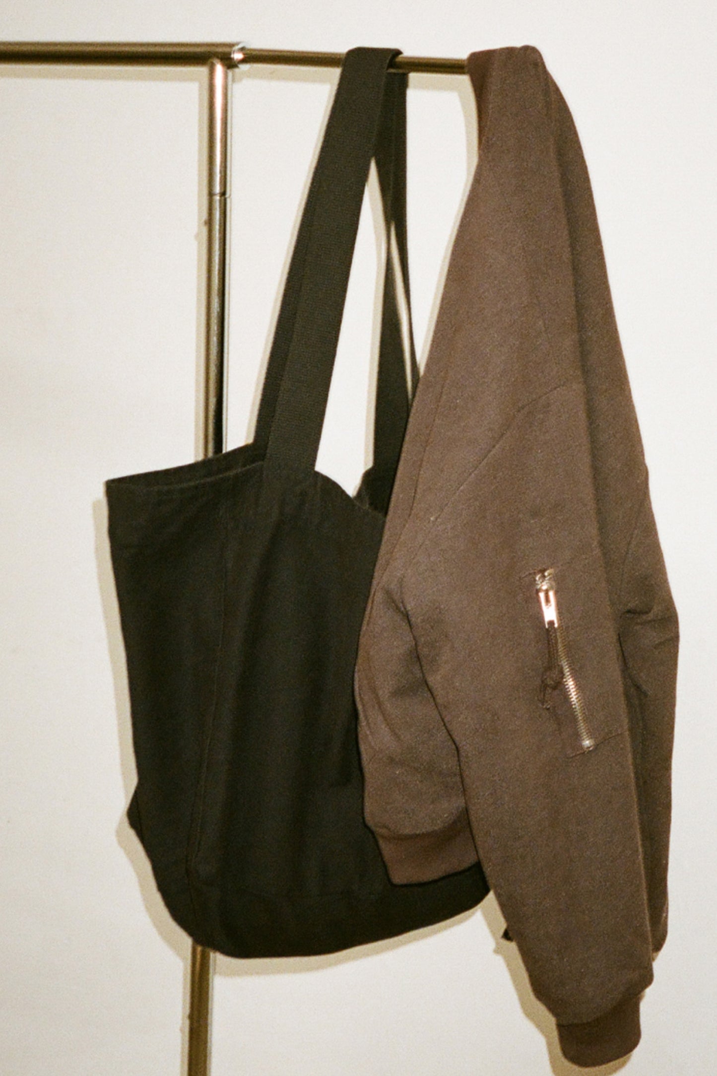 Overstock Black Big Tote x 30