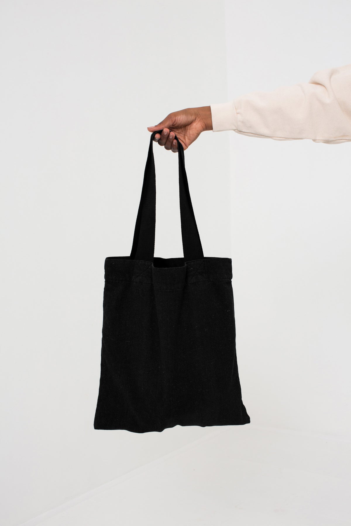 Classic Tote in Black